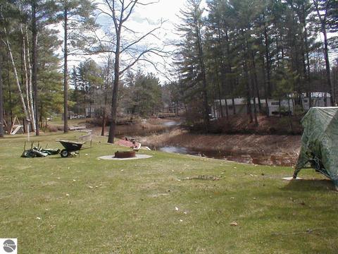 708 Whispering Pines Dr, Gladwin, MI 48624 photo 3