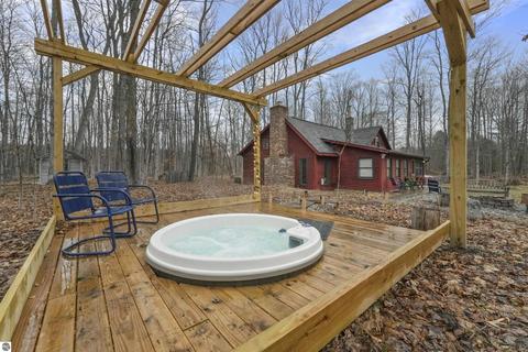 951 E Sugar Bay Ln, Cedar, MI 49621 photo 2