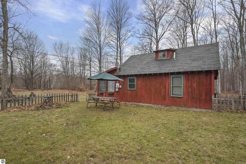 951 E Sugar Bay Ln, Cedar, MI 49621 photo 34