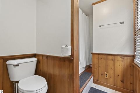 951 E Sugar Bay Ln, Cedar, MI 49621 photo 16