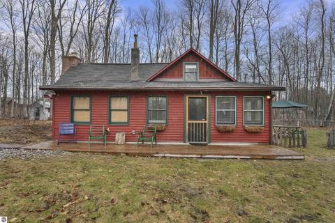 951 E Sugar Bay Ln, Cedar, MI 49621 photo 1