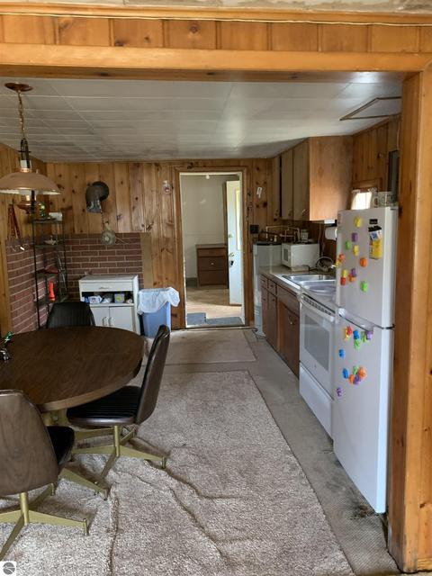 841 Pine St, Harrison, MI 48625 photo 7