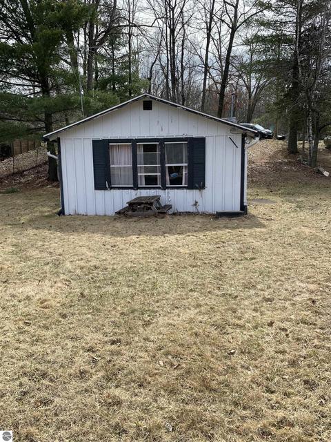 841 Pine St, Harrison, MI 48625 photo 16