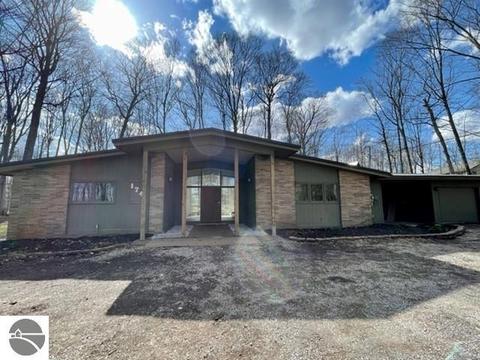 1741 E Remus Rd, Mount Pleasant, MI 48858 photo 1