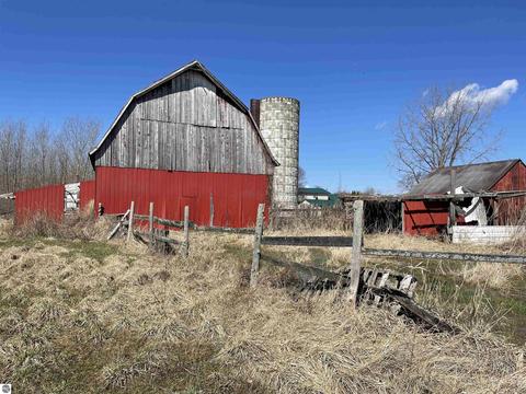 2386 Erickson Rd, Pinconning, MI 48650 photo 18