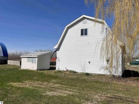 2386 Erickson Rd, Pinconning, MI 48650 photo 3