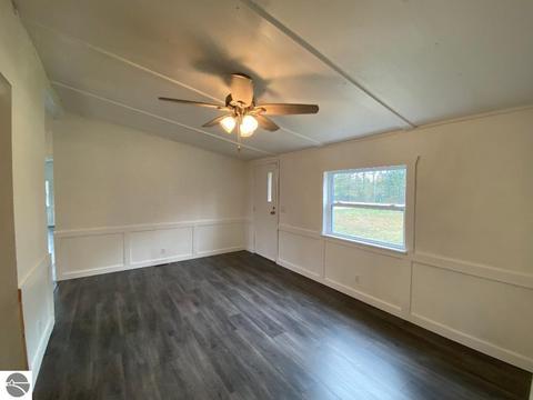 11303 Maple St, Beulah, MI 49617 photo 12