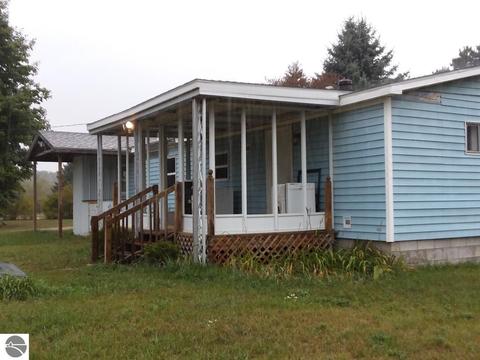 11303 Maple St, Beulah, MI 49617 photo 14