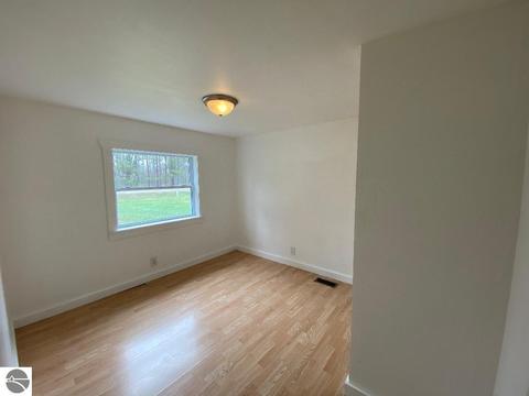11303 Maple St, Beulah, MI 49617 photo 7