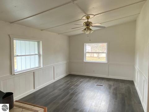 11303 Maple St, Beulah, MI 49617 photo 5