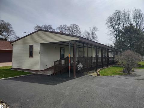 513 Detroit St, Au Gres, MI 48703 photo 4