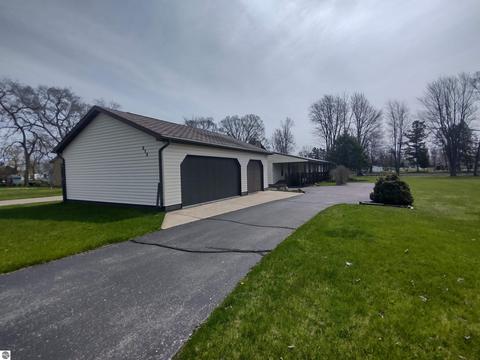 513 Detroit St, Au Gres, MI 48703 photo 2