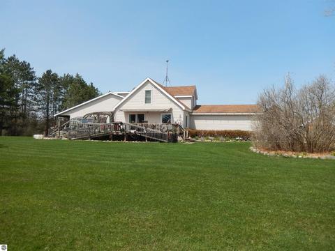 5126 Ziemer Rd, Gladwin, MI 48624 photo 1