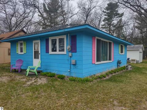 4945 E Center St, Au Gres, MI 48703 photo 1