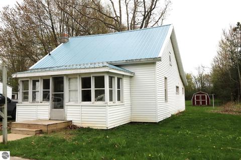 614 E South St, Ithaca, MI 48847 photo 4