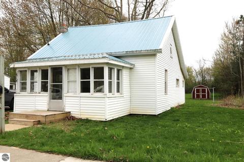 614 E South St, Ithaca, MI 48847 photo 2