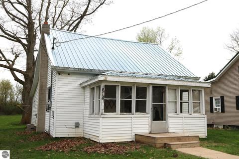 614 E South St, Ithaca, MI 48847 photo 3