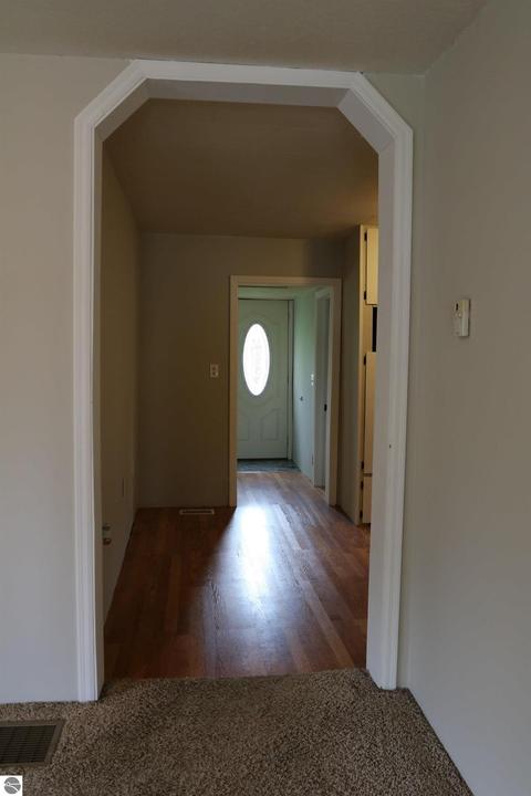 614 E South St, Ithaca, MI 48847 photo 9