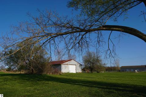 1095 E Walton Rd, Shepherd, MI 48883 photo 26