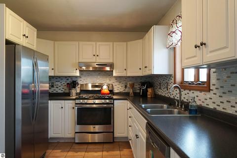 1095 E Walton Rd, Shepherd, MI 48883 photo 4