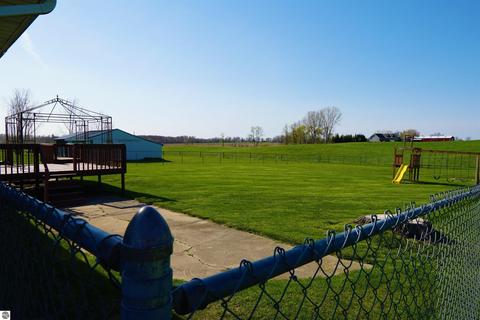 1095 E Walton Rd, Shepherd, MI 48883 photo 22