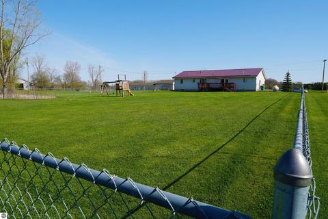 1095 E Walton Rd, Shepherd, MI 48883 photo 20
