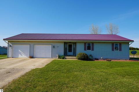 1095 E Walton Rd, Shepherd, MI 48883 photo 1