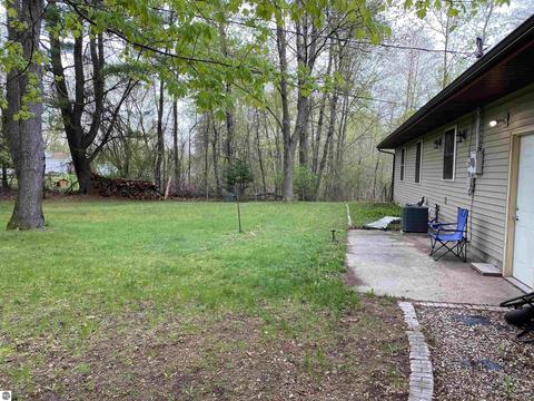 806 N Riv, Gladwin, MI 48624 photo 14