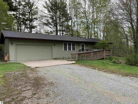806 N Riv, Gladwin, MI 48624 photo 2