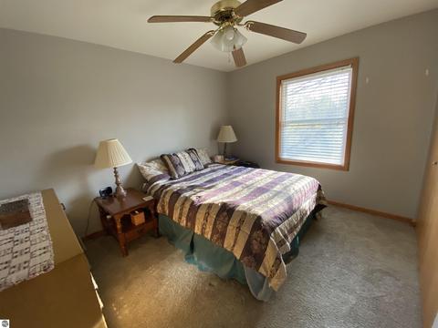 806 N Riv, Gladwin, MI 48624 photo 9