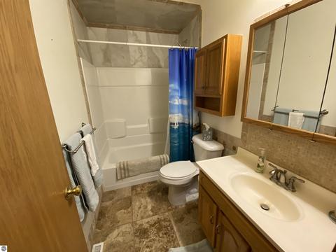 806 N Riv, Gladwin, MI 48624 photo 13