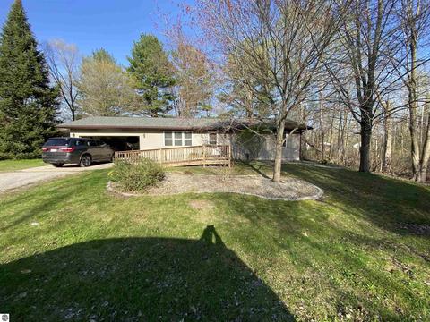 806 N Riv, Gladwin, MI 48624 photo 3