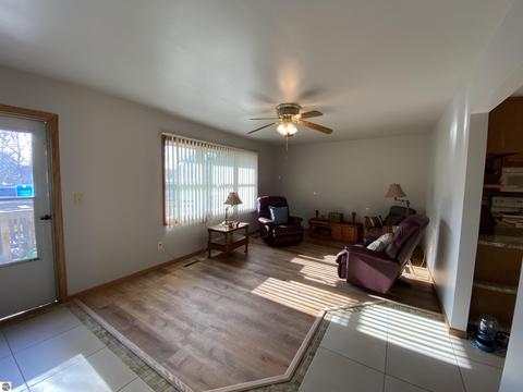 806 N Riv, Gladwin, MI 48624 photo 4