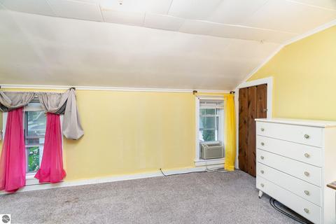 215 End St, Alma, MI 48801 photo 17