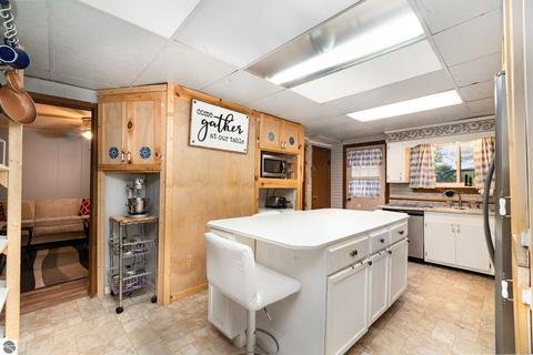 215 End St, Alma, MI 48801 photo 12