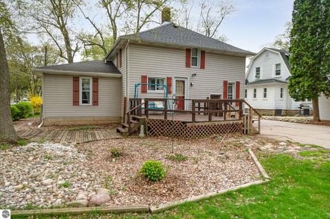 215 End St, Alma, MI 48801 photo 2