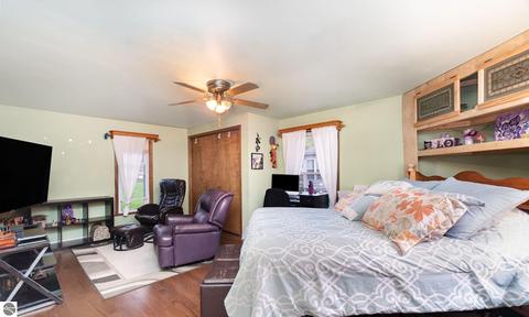 215 End St, Alma, MI 48801 photo 13