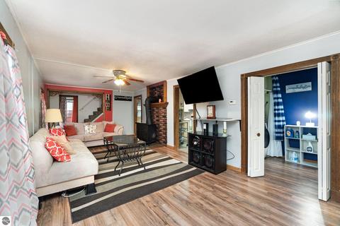 215 End St, Alma, MI 48801 photo 7