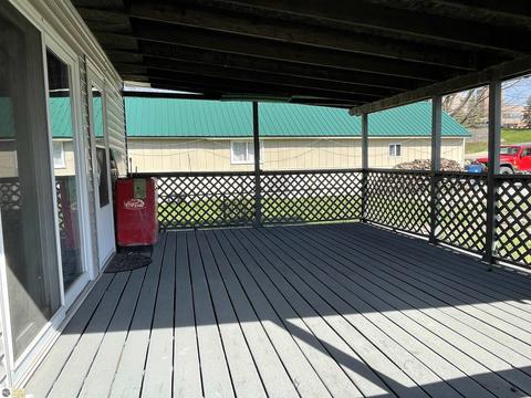 424 E Pine St, Cadillac, MI 49601 photo 9