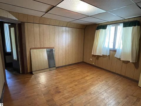424 E Pine St, Cadillac, MI 49601 photo 26