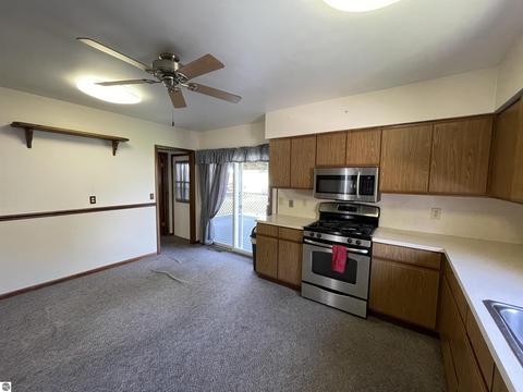 424 E Pine St, Cadillac, MI 49601 photo 21