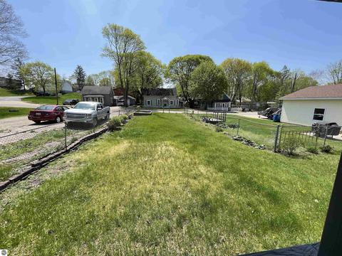 424 E Pine St, Cadillac, MI 49601 photo 8