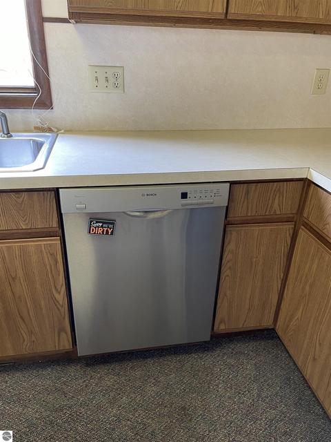 424 E Pine St, Cadillac, MI 49601 photo 38