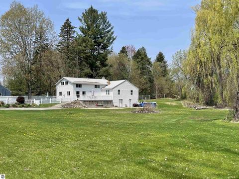 3051 E Siebert Rd, Midland, MI 48642 photo 3