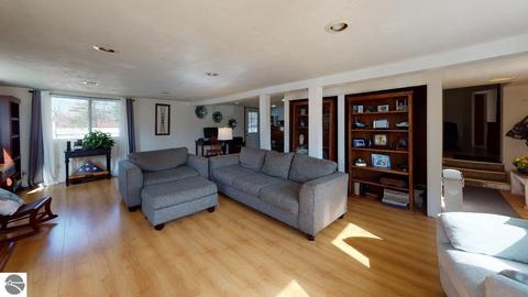 3051 E Siebert Rd, Midland, MI 48642 photo 9