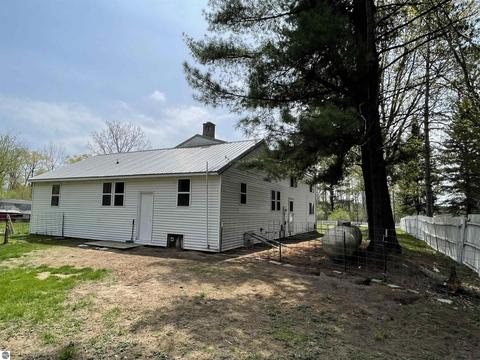 3051 E Siebert Rd, Midland, MI 48642 photo 5