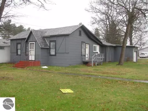 1040 E Bay St #6&7, East Tawas, MI 48730
