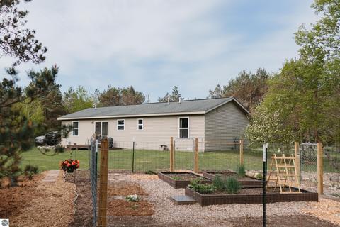 2725 N Hulbert Rd, Interlochen, MI 49643 photo 15