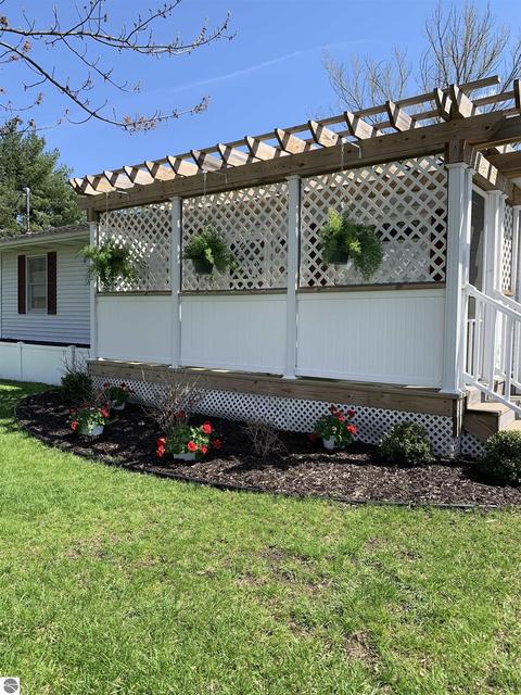 514 E Hillcrest, Alma, MI 48801 photo 2