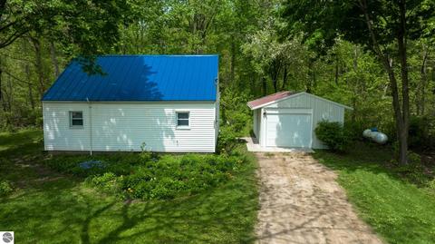 10025 E Baseline Rd, Mount Pleasant, MI 48858 photo 11
